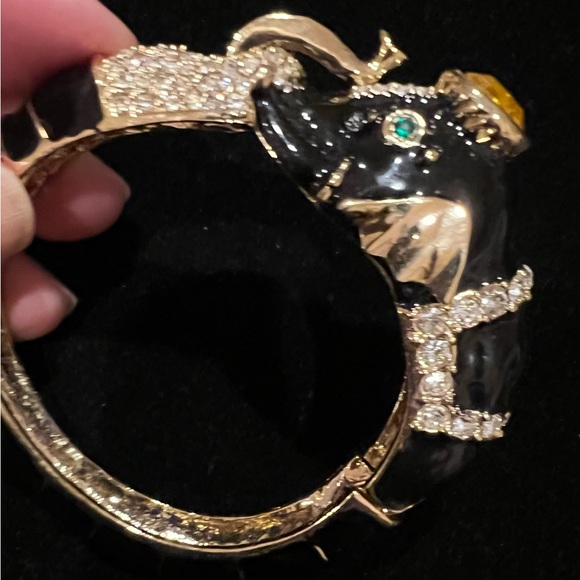 Vintage Elephant Bracelet Black Enamel & Swarovski Crystal Bangle Hinged Closure - Picture 7 of 14